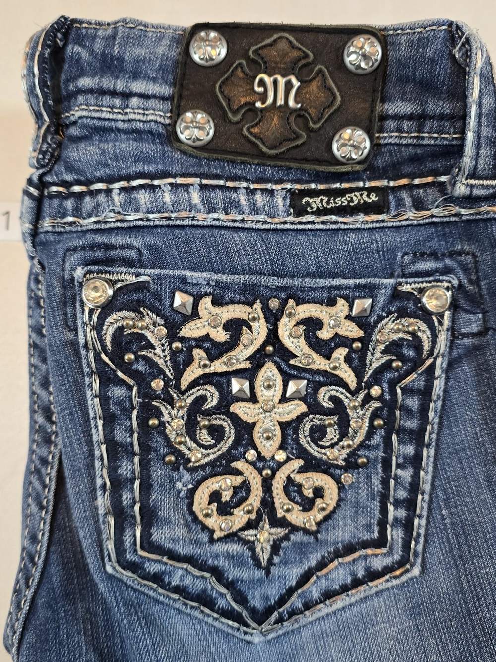 Miss Me Women's Blue Embroidered Bootcut Jeans Sz. 27